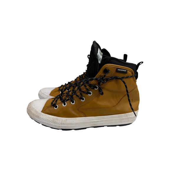 Converse Chuck Taylor Men’s High boot Size 12 # box M935 main image 7